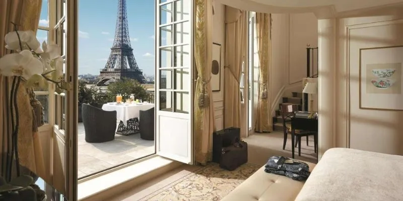 Mid-Tier Hotels in Paris with Eiffel Tower View